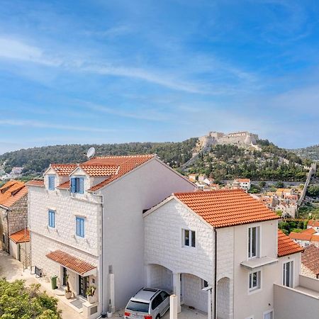 Villa Capitis In The Center- Exclusive Apartment Hvar Town Luaran gambar